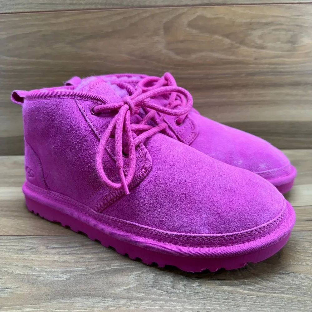 UGG Neumel Chukka Womens Boots Size 7 Pink Suede Shearling Fur Lined